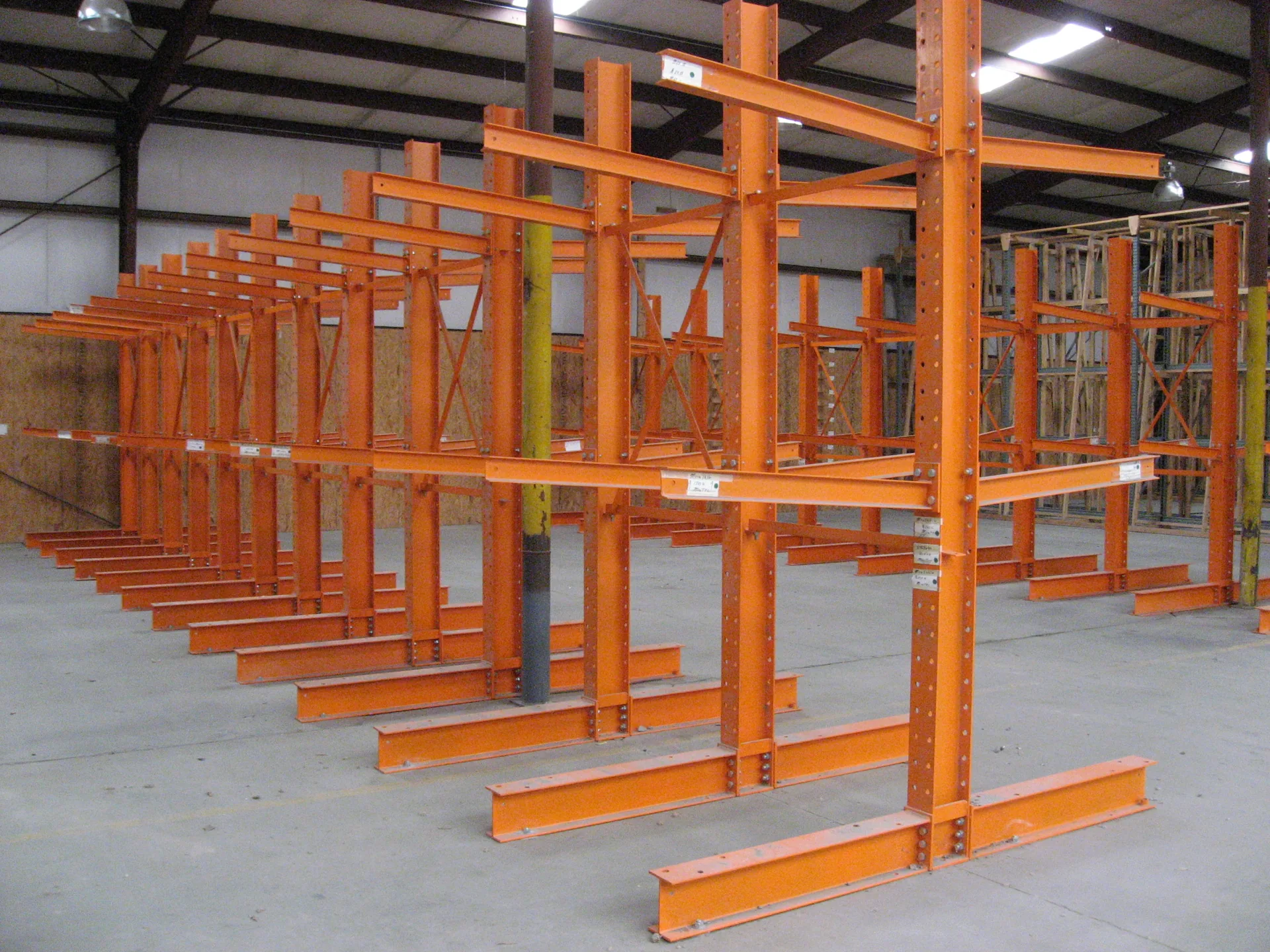 Rack cantilever para material largo